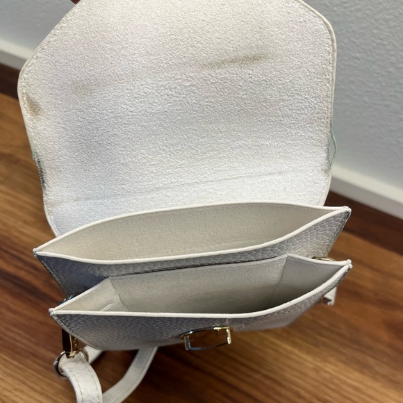 FOX"s Cellphone Crossbody in White - Picture 3 of 4